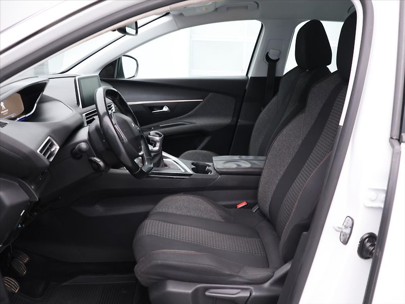 Peugeot 3008 1.2 PureTech 96kW CZ DPH - fotka 10 z 28