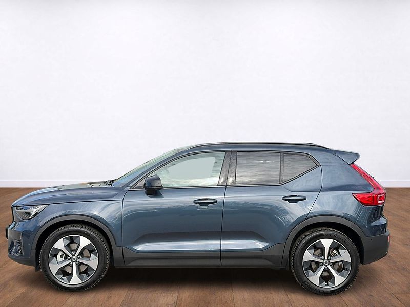 Volvo XC40 PLUS B4, B4, 360°, ACC, BLIS, - fotka 2 z 24