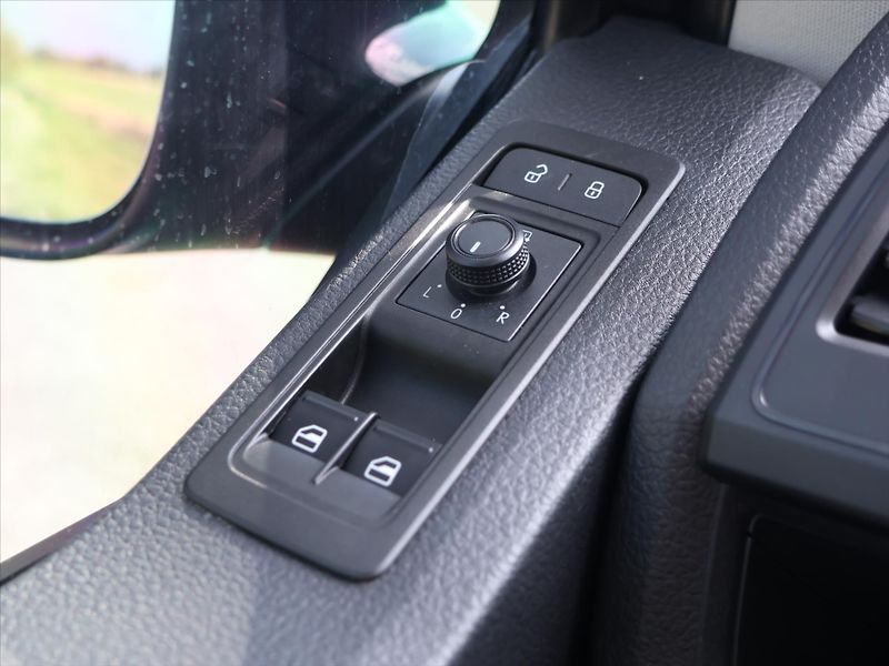Volkswagen Caravelle 2,0 TDI 150kW DSG 8Míst Comfor - fotka 15 z 25