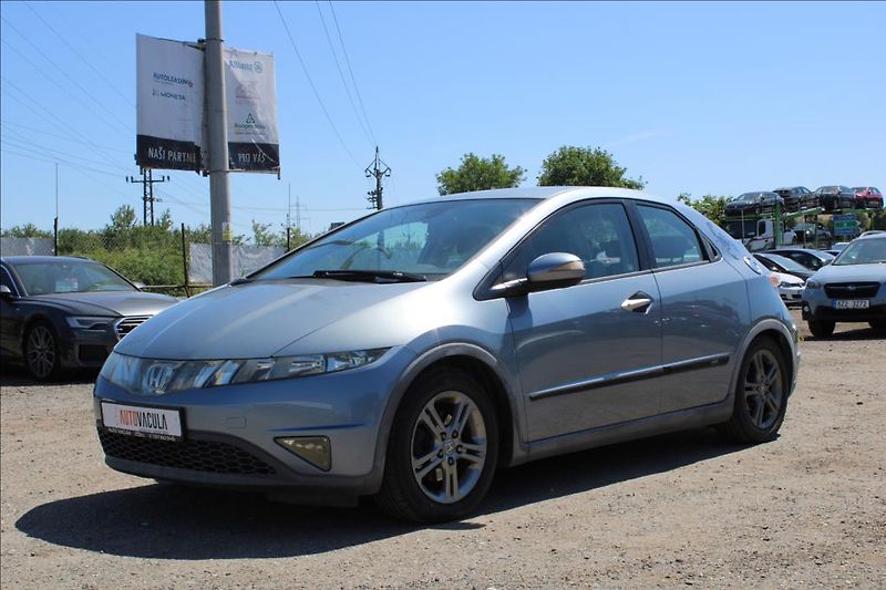 Honda Civic 1,8 i  DIG.KLIMA, VÝHŘEVY - fotka 1 z 28
