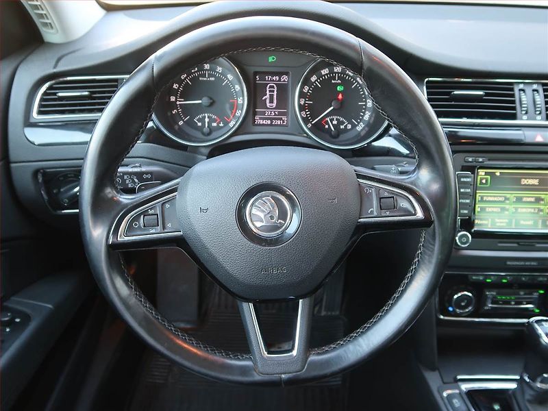 Škoda Superb (2013) Elegance 2.0 TDI, Automat - fotka 18 z 19