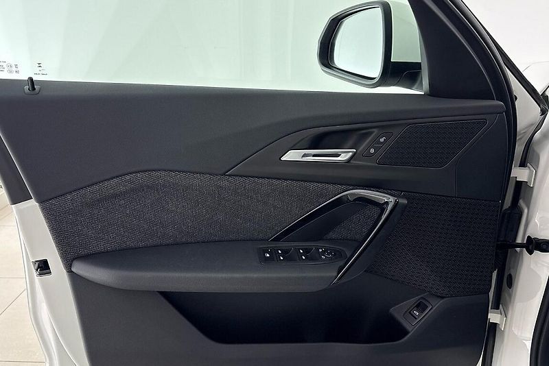 BMW X1 sDrive18i - fotka 15 z 22