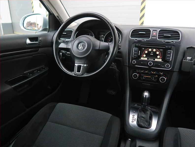 Volkswagen Golf (2012) 2.0 TDI, Automat, Navi - fotka 7 z 19