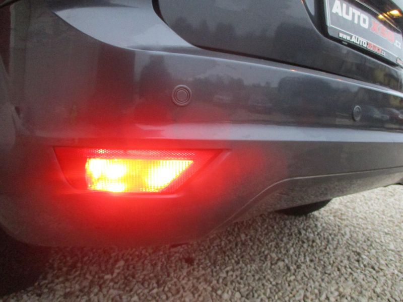 Ford Focus 1.6i DIGI AC - fotka 27 z 27