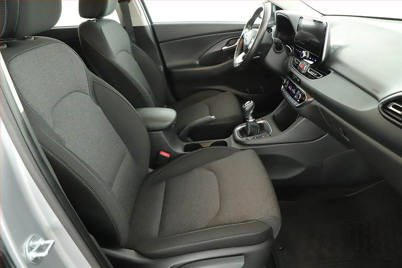 Hyundai i30 (2024) Smart 1.0 T-GDI, ČR,1.maj - fotka 7 z 20