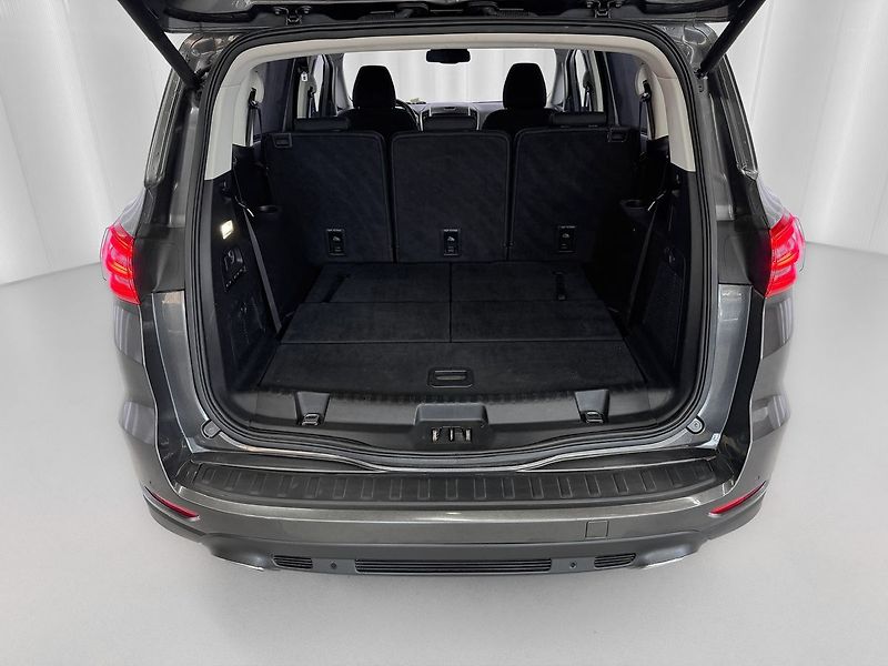 Ford S-MAX 2.0TDCi 140KW A/T TITANIUM, EL - fotka 26 z 27