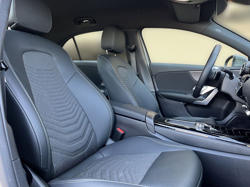 Mercedes-Benz Třídy A A-Třída 180 - fotka 16 z 19