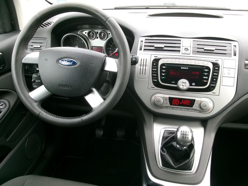 Ford Kuga 2,0TDCi NAVI AC 4x4 - fotka 21 z 27