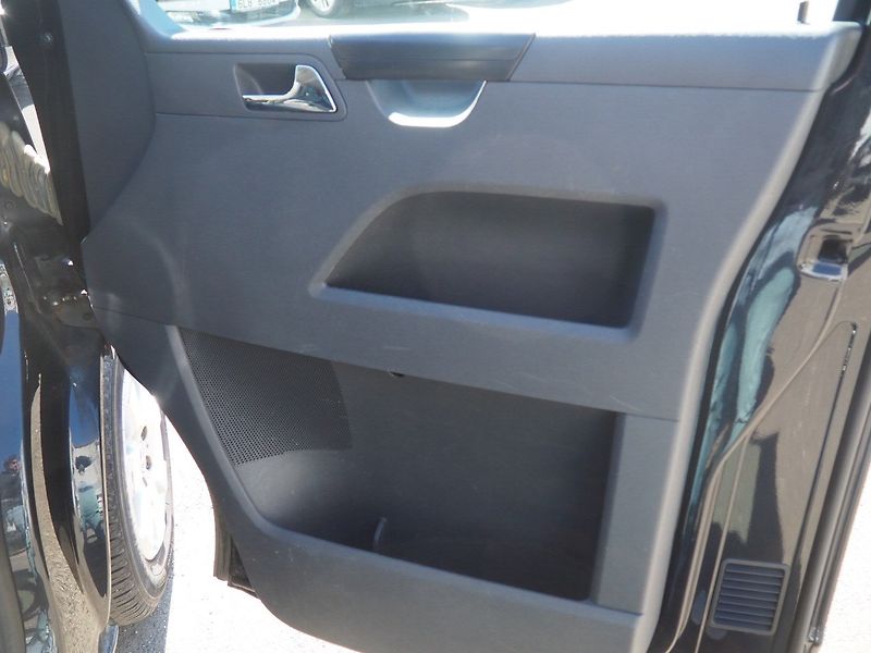 Volkswagen Multivan (2015) 2.0 TDI, 103 kW, 6 míst - fotka 14 z 39
