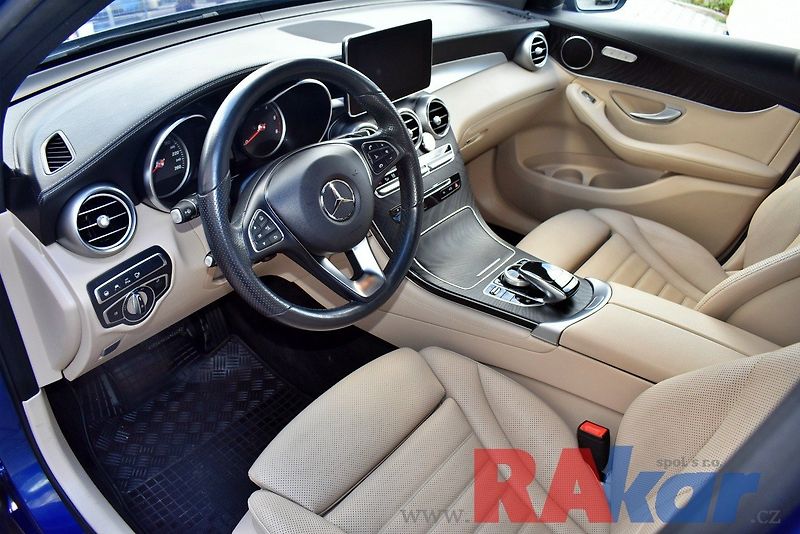 Mercedes-Benz GLC 250d 4Matic, 360°/PANO/AMG - fotka 10 z 34