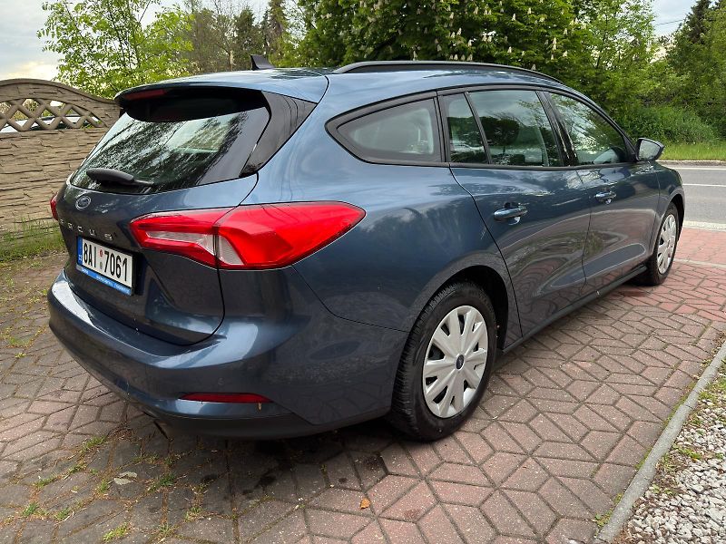 Ford Focus 1.0EB 1.MAJ. ČR DPH SERVISKA - fotka 6 z 21