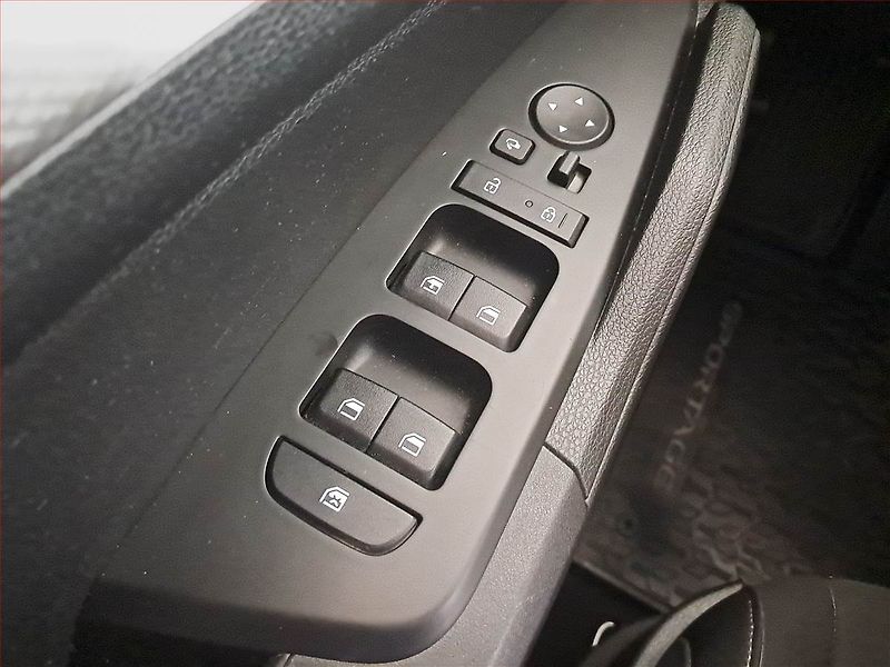 Kia Sportage (2022) 1.6 T-GDI - fotka 16 z 19