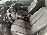 Peugeot 2008 (2022) 1.5 HDi, Allure, AT, LED - náhled 9