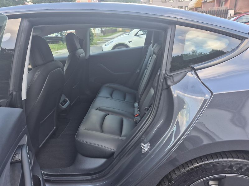 Tesla Model 3 LONG RANGE DUAL MOTOR 91,4% - fotka 12 z 49