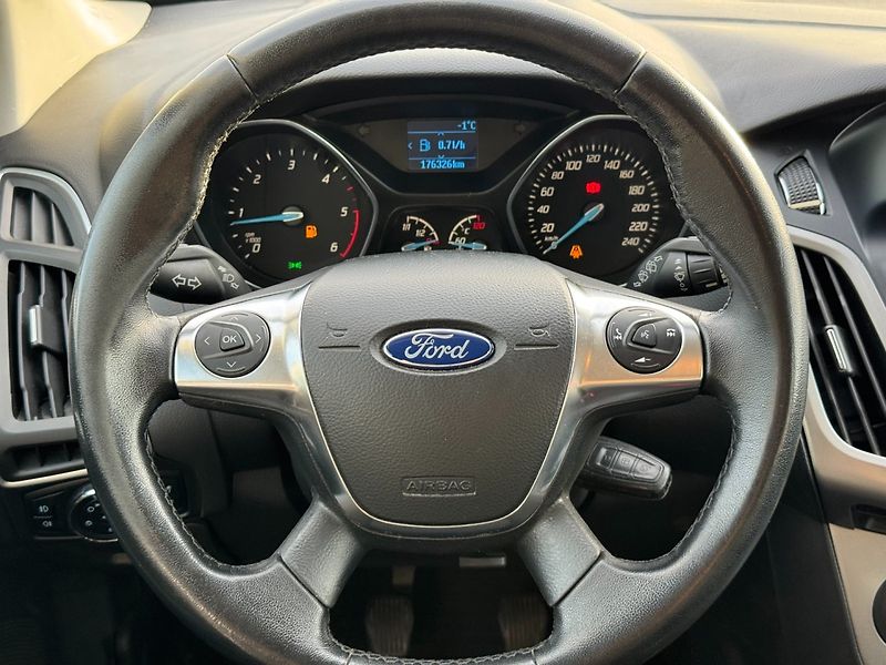 Ford Focus (2013) Trend 1.6 TDCi - fotka 16 z 29