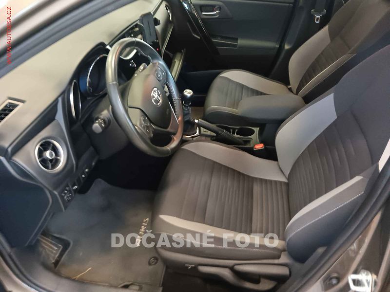 Toyota Auris (2019) 1.6i, ČR, servis.kniha - fotka 3 z 3