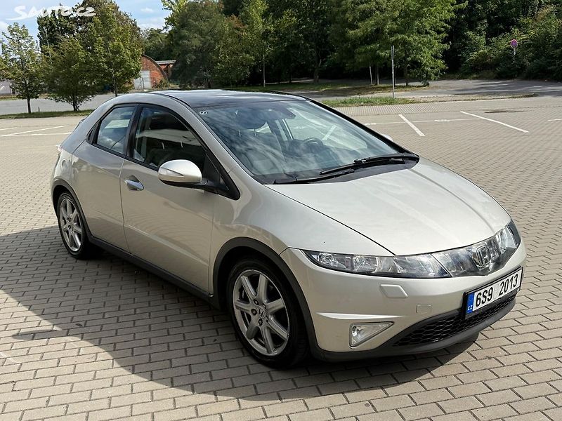 Honda Civic (2006) 1.8V-TEC, 103kw Nová STK - fotka 7 z 22