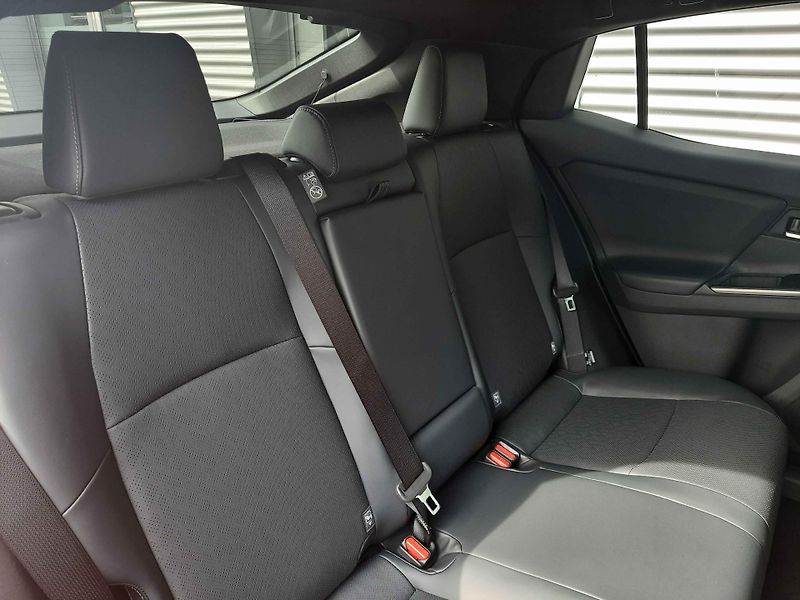 Subaru Uncharted (2026) Executive 77 kWh AWD 252 kW - fotka 50 z 55