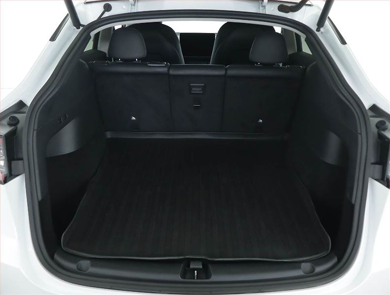 Tesla Model Y (2021) Long Range AWD 75kWh, SoH 91% - fotka 13 z 22