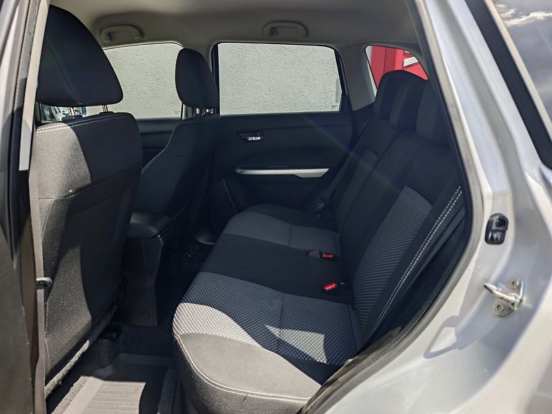 Suzuki Vitara (2016) 1.6 VVT ALLGrip 4x4 Kamera - fotka 13 z 42