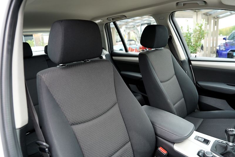 BMW X3 2.0d xDrive/manuál/navi/ČR - fotka 25 z 38