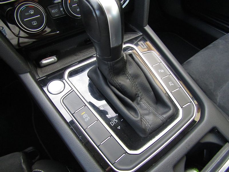 Volkswagen Passat Variant (2020) 2.0 TDI 110kW DSG  ACC - fotka 38 z 45