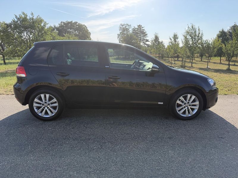 Volkswagen Golf (2011) VI 1,4i16V STYLE 1 MAJITEL - fotka 4 z 66