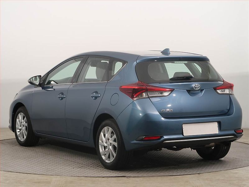 Toyota Auris (2017) 1.6 Valvematic, Serv.kniha - fotka 4 z 14