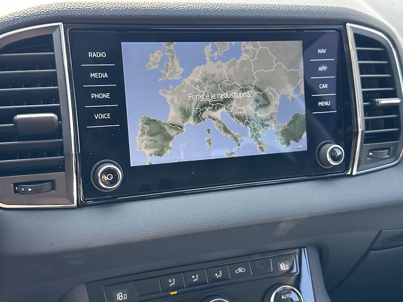 Škoda Karoq (2022) 1.0 TSI Ambition - fotka 32 z 32