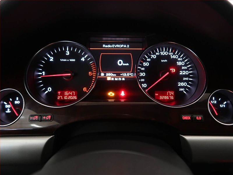 Audi A8 (2007) 3.0 TDI , 4X4, Automat, Navi - fotka 11 z 12