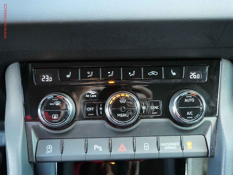 Škoda Karoq (2019) 2.0 TDi, 1.maj,ČR, Style, TZ - fotka 16 z 29