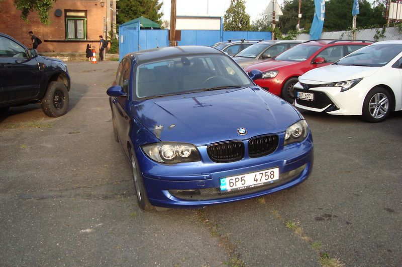 BMW Řada 1 (2007) 2.0 118i - fotka 1 z 56