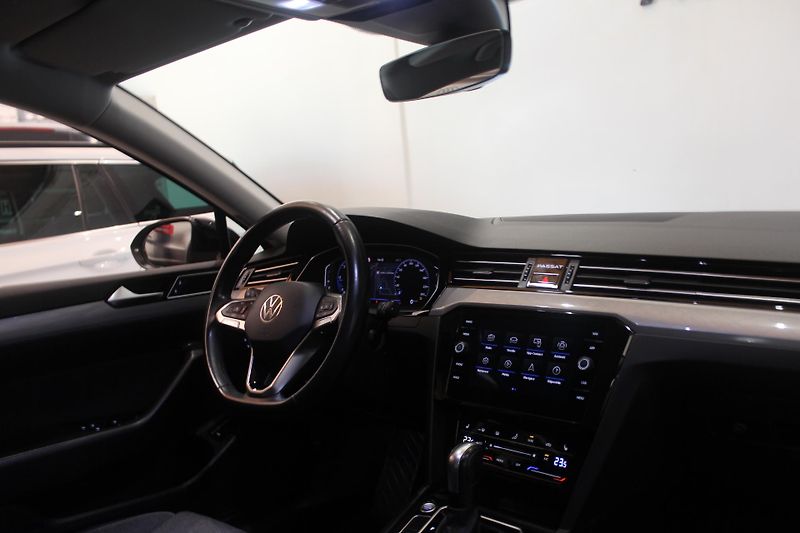Volkswagen Passat (2023) 2.0TDI DSG Display LED Tažné - fotka 25 z 35