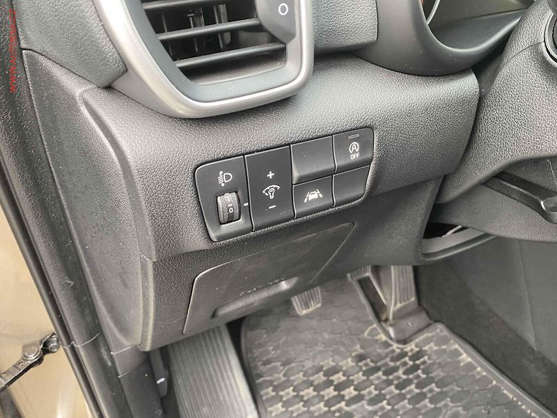 Kia Sportage (2020) 1.6 GDi, 1.maj,ČR, AC, park - fotka 15 z 18