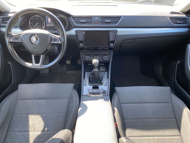 Škoda Superb (2017) Combi 2.0 TDI 4x4 Ambition - fotka 5 z 30