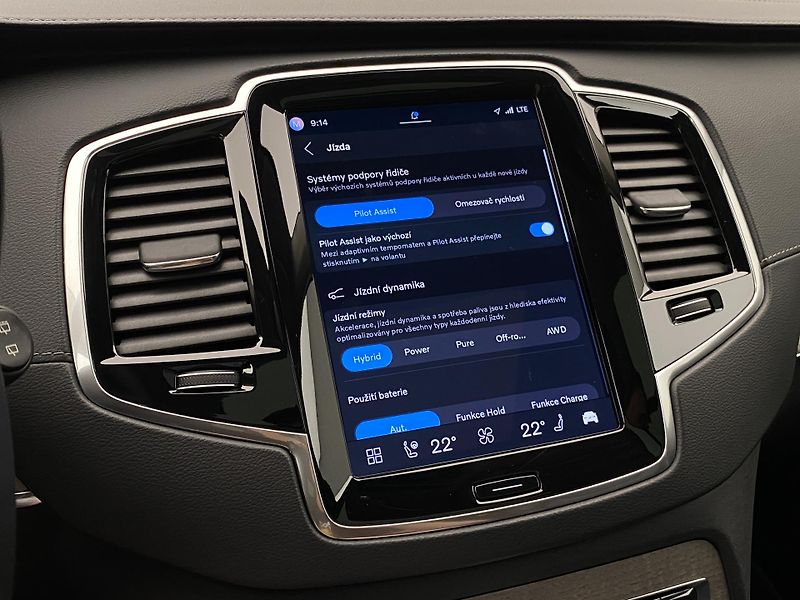 Volvo XC90 T8 AWD PLUG-IN ULTIMATE BRIGHT - fotka 49 z 72
