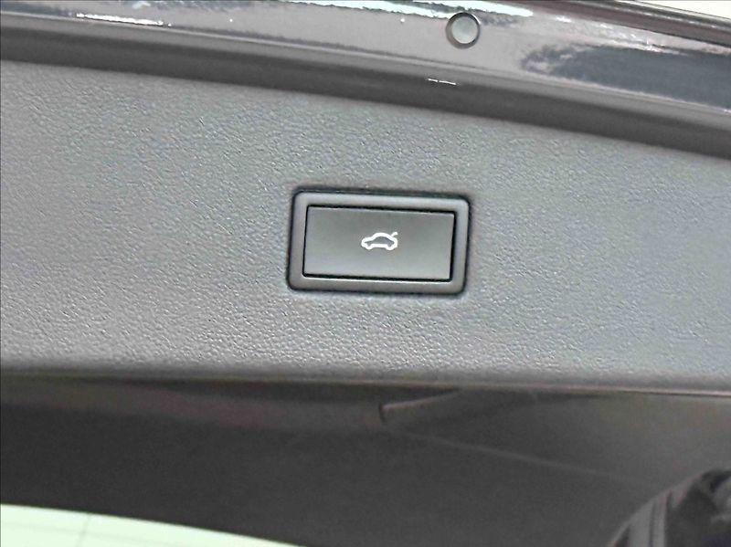 Seat Tarraco 2,0 TSI FR 1.MAJITEL 4X4 AT - fotka 21 z 23