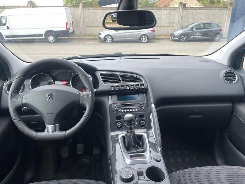 Peugeot 3008 (2010) Premium Pack 1,6 THP 156k Man6 - fotka 2 z 8