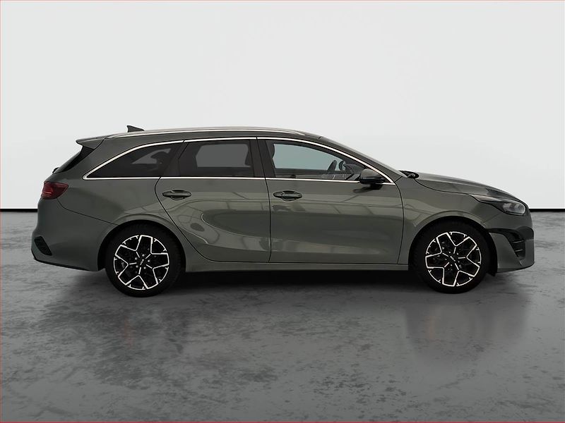 Kia Ceed (2023) GT Line 1.5 T-GDI - fotka 6 z 21