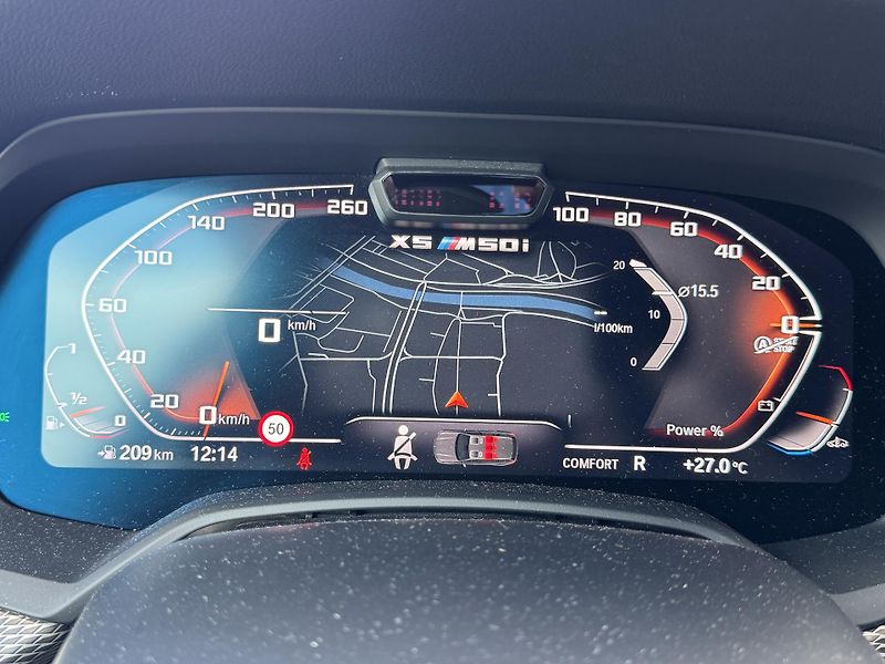 BMW X5 M50i V8 - fotka 18 z 29