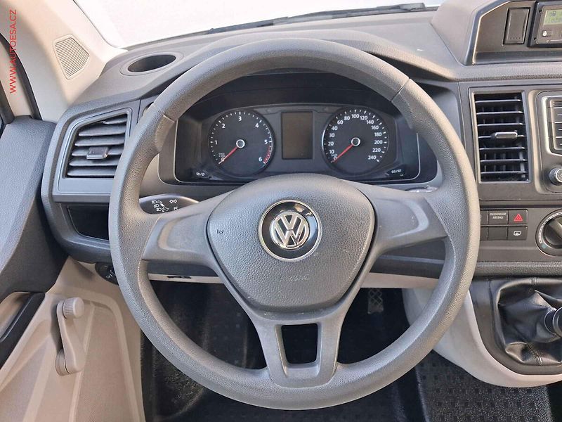 Volkswagen Transporter (2017) 2.0TDi L2 9míst, TZ - fotka 12 z 17