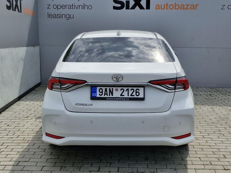 Toyota Corolla  Comfort 1,5 (92 kW) MAN - fotka 4 z 6