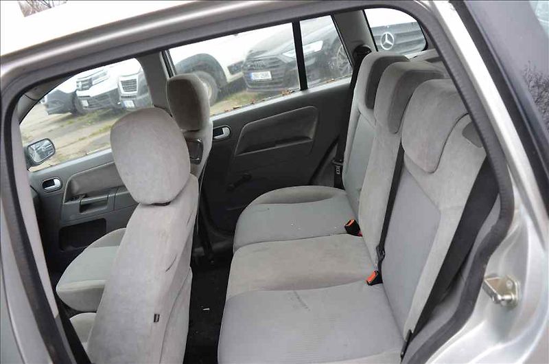 Ford Fusion (2003) 1,4 TDCI 50KW - fotka 17 z 20