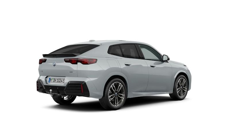 BMW iX2 xDrive30 - fotka 3 z 4