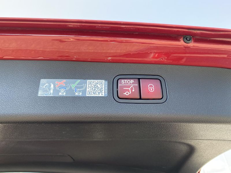Mercedes-Benz Třídy E E 450 d 4MATIC All-Terrain - fotka 17 z 27