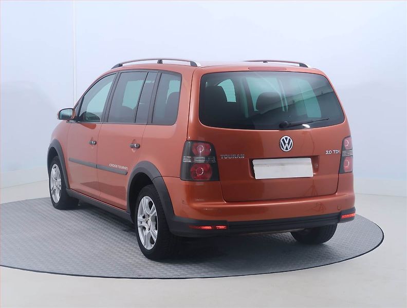 Volkswagen Touran (2007) Cross 2.0 TDI, Automat, 7 míst - fotka 4 z 16