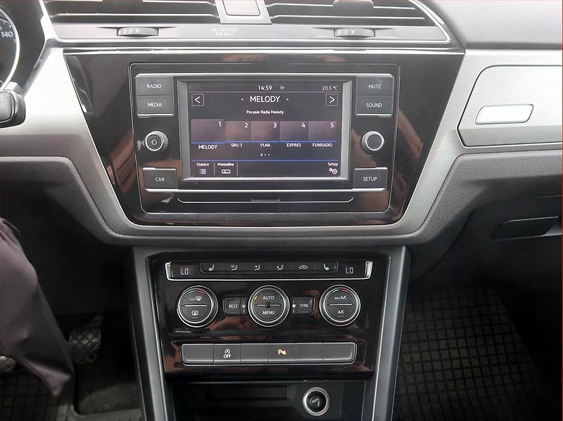 Volkswagen Touran (2017) 1.4 TSI, Tempomat - fotka 12 z 16