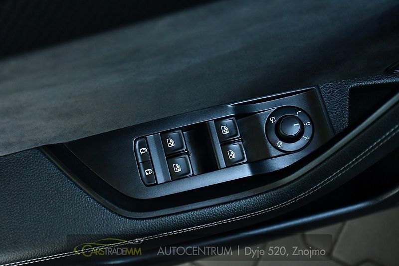 Škoda Superb 2,0TDI SPORTLINE DSG ČR 1.MAJ  - fotka 23 z 56