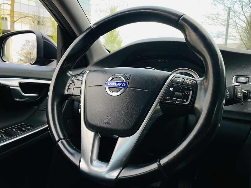 Volvo V60 2.4D5 MANUÁL VÝHŘEV SERVISKA - fotka 34 z 44