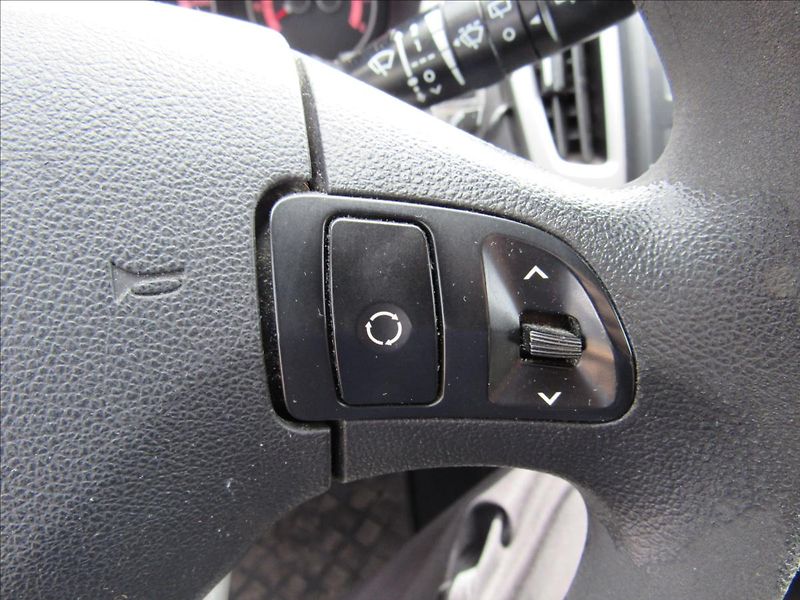 Kia Ceed 1,6 CRDi 66kW Combi - fotka 20 z 25